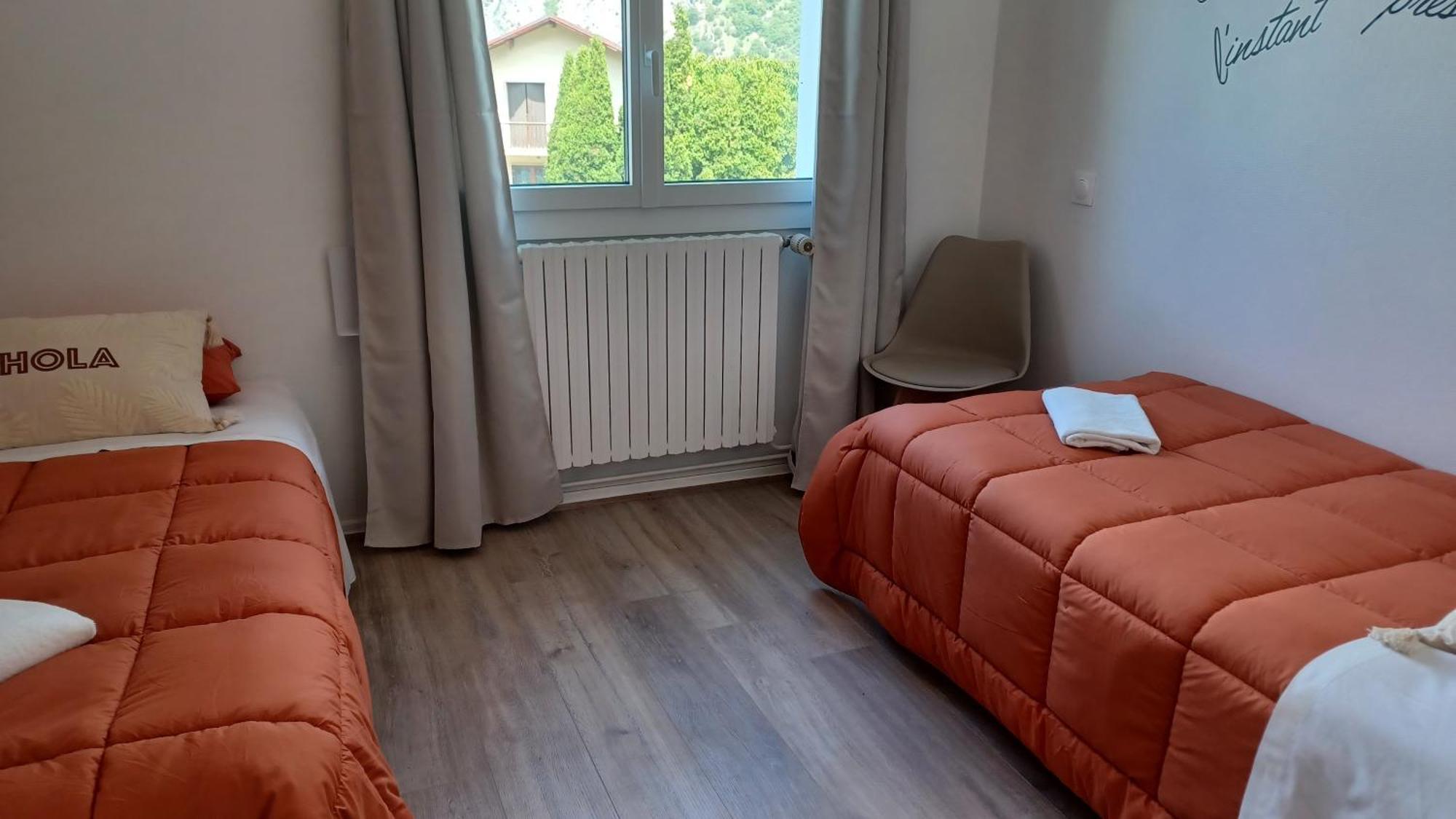 Villargondran, Les Magnifiques Cols De Maurienne Garage Motos, Velos Room photo