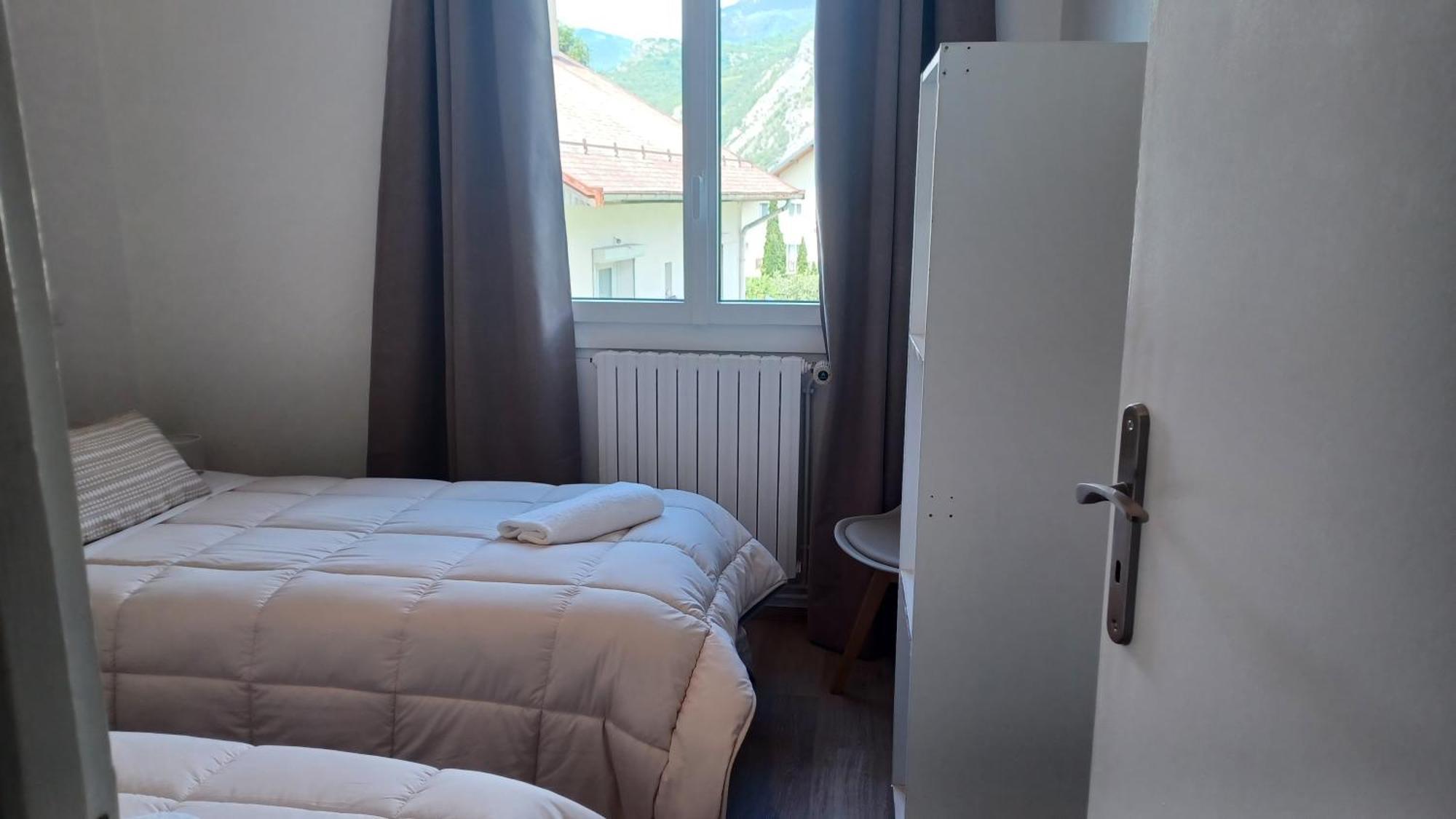 Villargondran, Les Magnifiques Cols De Maurienne Garage Motos, Velos Room photo